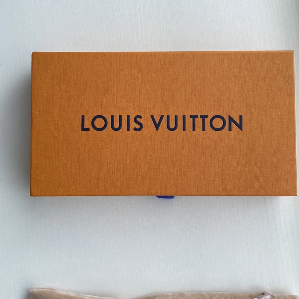 EUC LOUIS VUITTON Black Epi Sarah Wallet Vintage (CA1906) - Picture 14 of 16